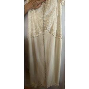 Jessica McClintock 1980s Vintage Bridal Gown Ivory Lace, Off-Shoulder, Size 10